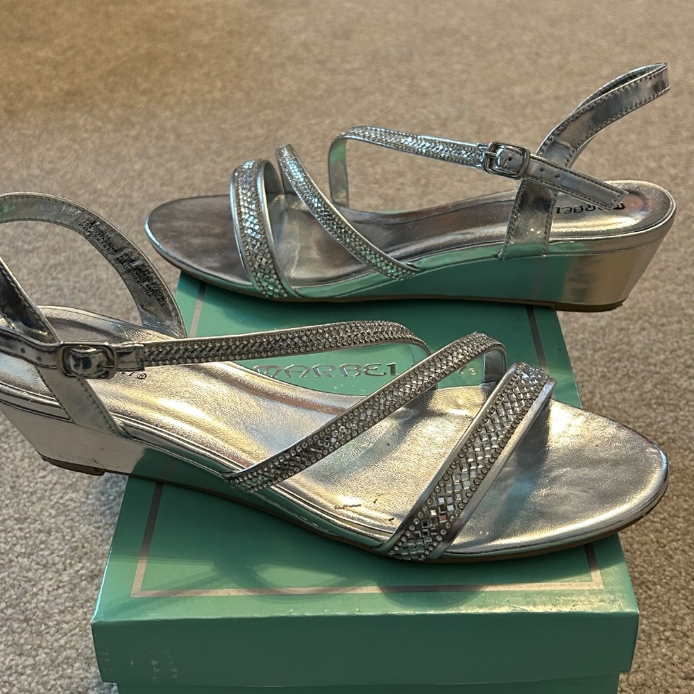 Sandals - Picture 2 of 6